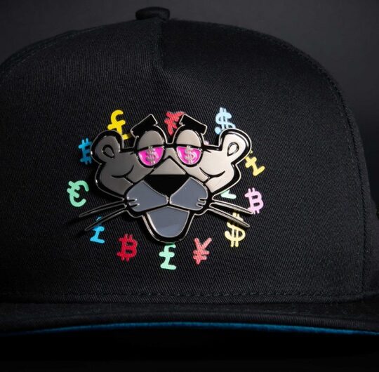 PANTERA NEGRA CON AZUL SNAPBACK