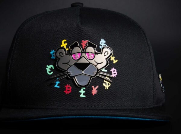 PANTERA NEGRA CON AZUL SNAPBACK